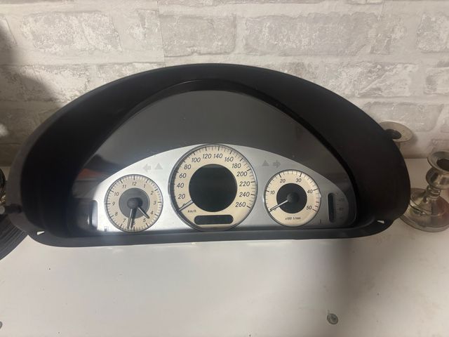Cuadro de instrumentos Mercedes CKL C209