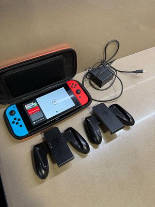 Nintendo Switch Azul y Rojo con Accesorios