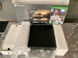 Xbox One X 1TB