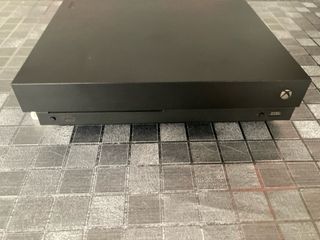 Xbox One X 1TB