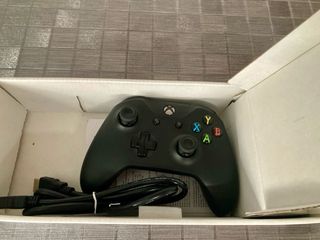 Xbox One X 1TB