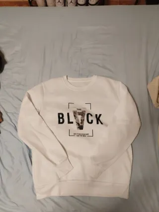 Sudadera blanca con estampado