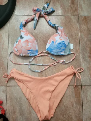 Bikini floral con braguita naranja