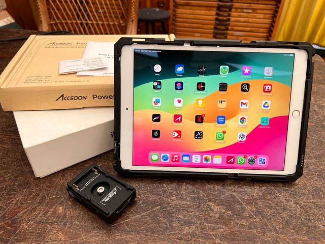 iPad Pro 10.5” + Jaula Accsoon Power Cage II + Car