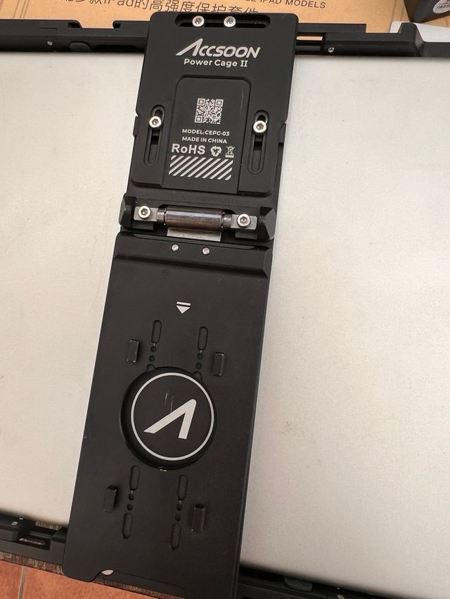 iPad Pro 10.5” + Jaula Accsoon Power Cage II + Car