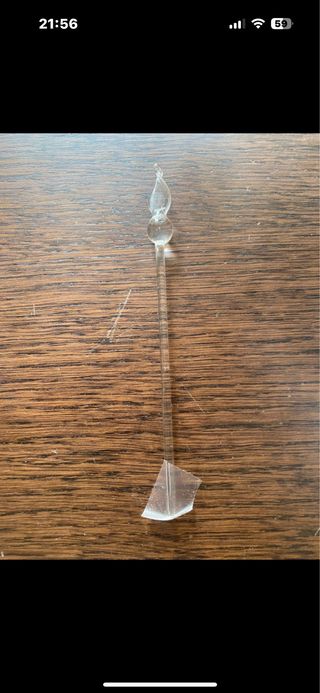 Vaso in vetro decorato con tulipano