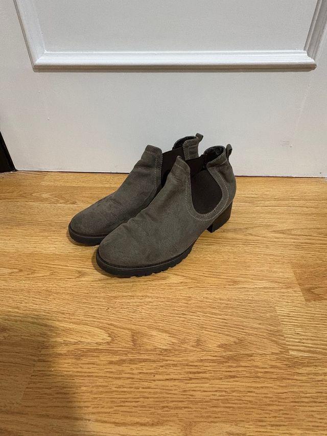 Botines Chelsea grises como nuevos