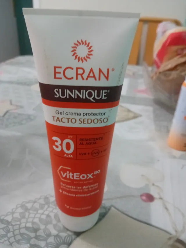 ECRAN SUNNIQUE Gel Crema Protector SPF 30