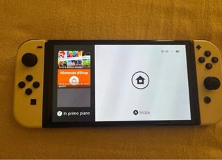 Nintendo Switch OLED bianca