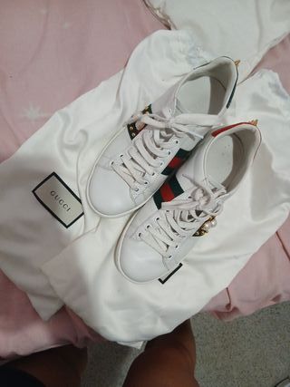 Zapatos Gucci Blancos con Detalles
