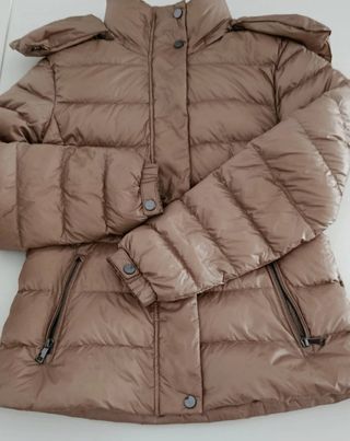 Chaqueta acolchada plumas con capucha camel T. S