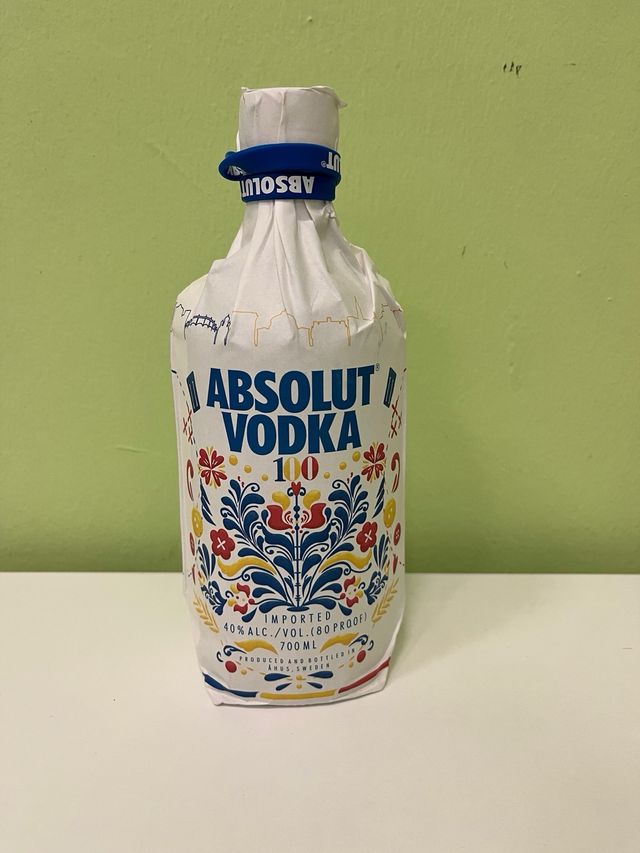 Abanico Absolut Orgullo  + regalo Absolut Rumanía