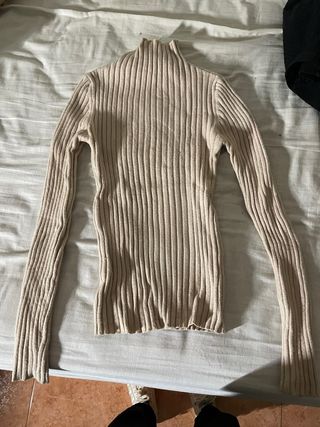 Jersey beige de cuello alto