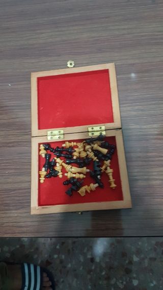 Ajedrez de mano de madera