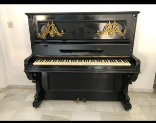 Piano negro clásico