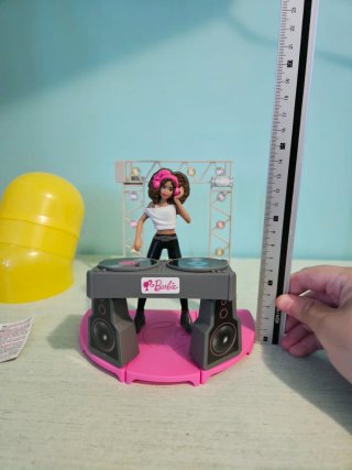 Sorpresa Barbie Kinder Uovo di Pasqua 2023 DJ