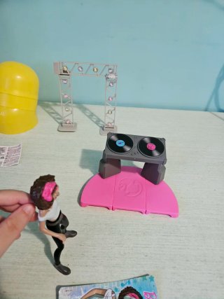 Sorpresa Barbie Kinder Uovo di Pasqua 2023 DJ