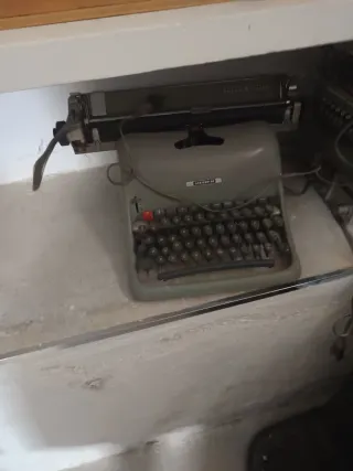 Máquina de escribir Lexicon 80