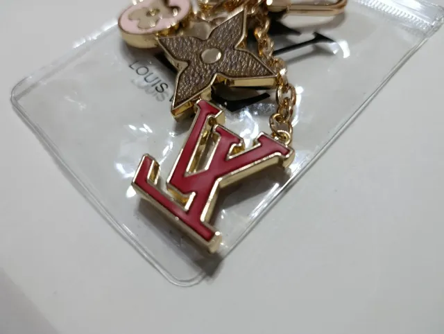 Llavero LV Flores y LV