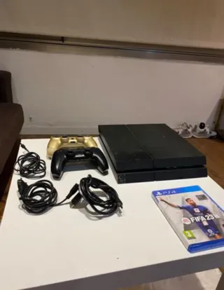 PS4 (PlayStation 4)