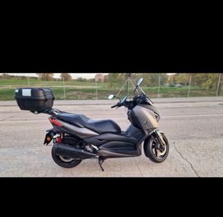 Yamaha Xmax 300 en perfecto estado