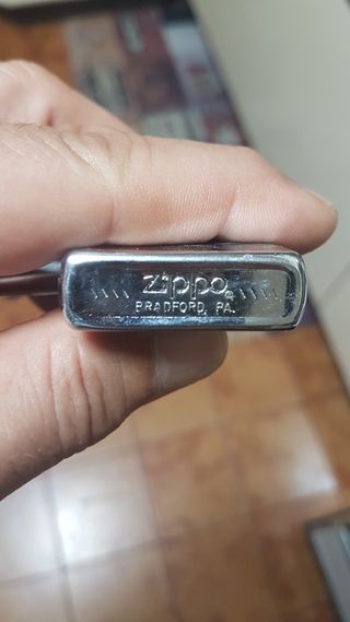 Zippo Pack: accendino, copertura e liquidi