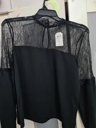 Elegante Camisa Negra con Encaje Talla L