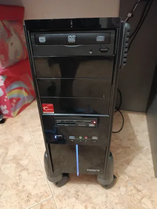  PC Gigabyte Negra