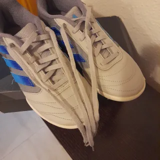 Botas de fútbol Adidas. Talla 36