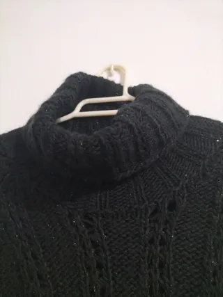 Jersey negro cuello alto de lana brillante elástic