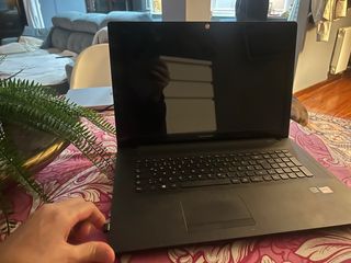 Ordenador portátil Lenovo negro(descargado),
