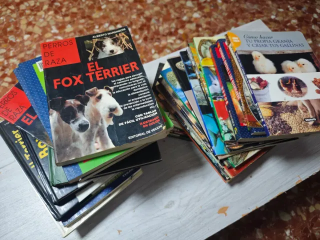 Se venden libros de animales
