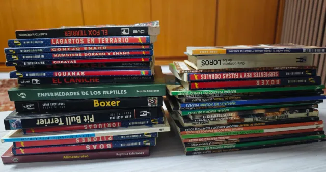 Se venden libros de animales