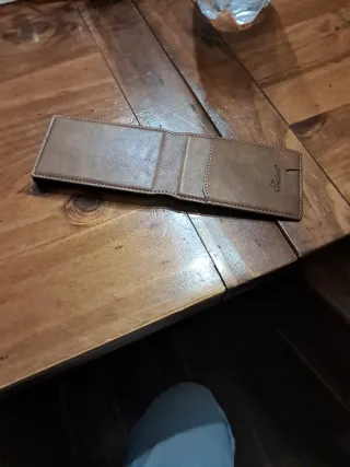 Portatessere similpelle  con chiusura magnetica