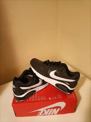 T39 Nike Air Max Command  Negras
