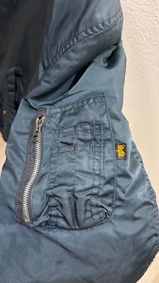 Bomber Alpha, interior naranja. 