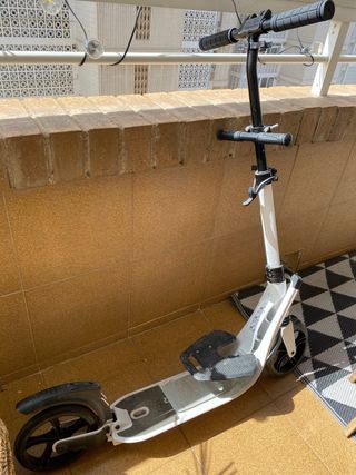 Patinete con soporte para niño