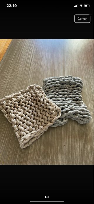 Cuellos de lana beige y gris