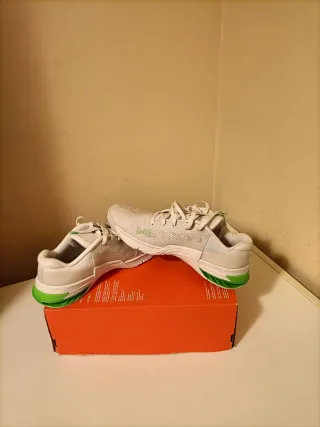 T40,5 Nike Metcon 8  Blancas Verdes