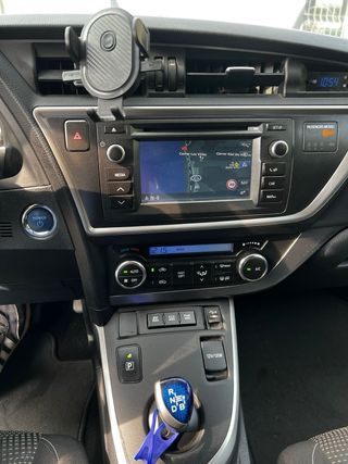 Toyota Auris Touring Sports Hybrid 2015