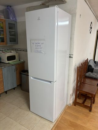 Nevera blanca Indesit