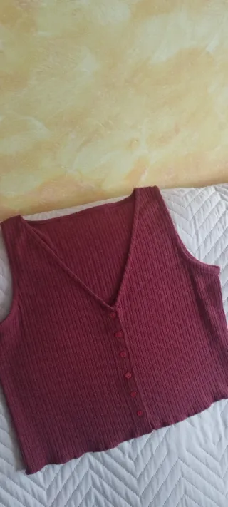 Camiseta sin mangas corta granate 
