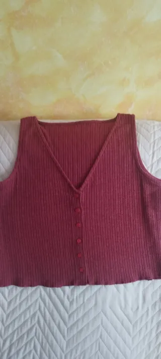 Camiseta sin mangas corta granate 

