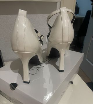 Zapatos T-Strap Catwalk Blancos