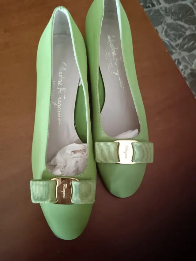 Salvatore Ferragamo verdi con fiocco