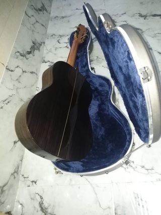 Guitarra Flamenca Martínez con funda