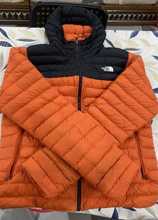 Chaqueta The North Face Naranja y Negra