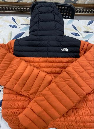Chaqueta The North Face Naranja y Negra