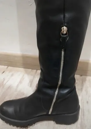 Botas mosqueteras piel. Zara.