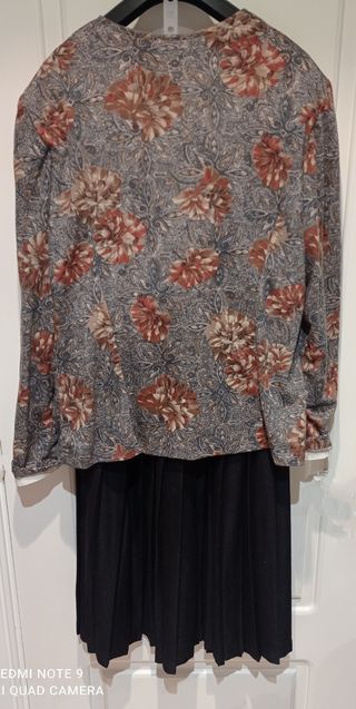 Conjunto Chaqueta y Falda Plisada